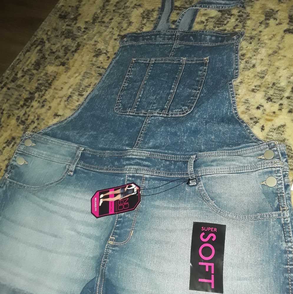 Relaxed fit short overall